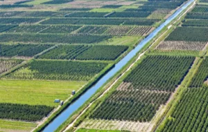 arazi-toplulastirmasi-300x191-3 Antalya iline bağlı Aksu ilçesinin 19 mahallesi ve Serik ilçesinin 9 mahallesi toplulaştırma kapsamına alındı.