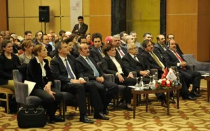 Bakan SARI toplantıda, gürültünün, çevre kalitesini ve insan sağlığını olumsuz etkilediğini anımsattı.